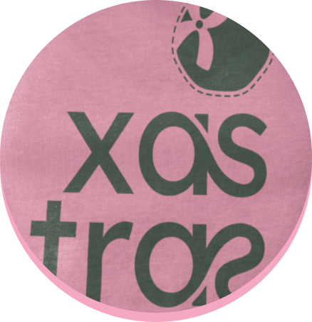 Tela rosa con el logotipo de Xastras estampado